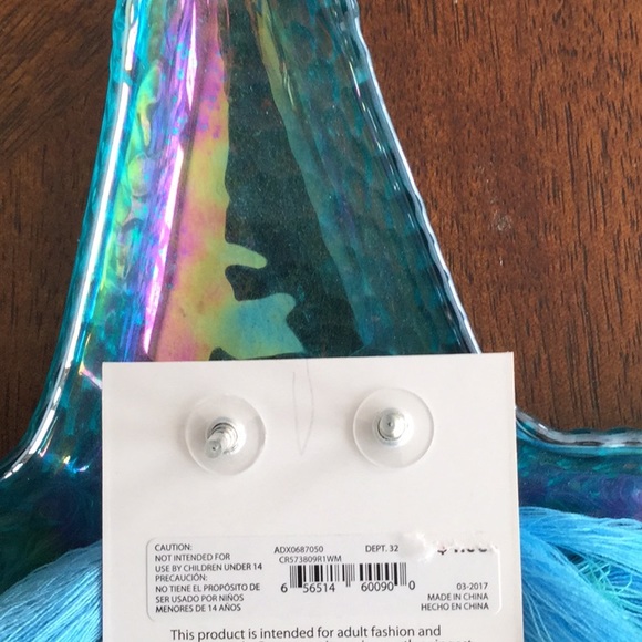 🌴NWT  Shades of Blue Tassel Lightweight Earrings - Picture 4 of 4